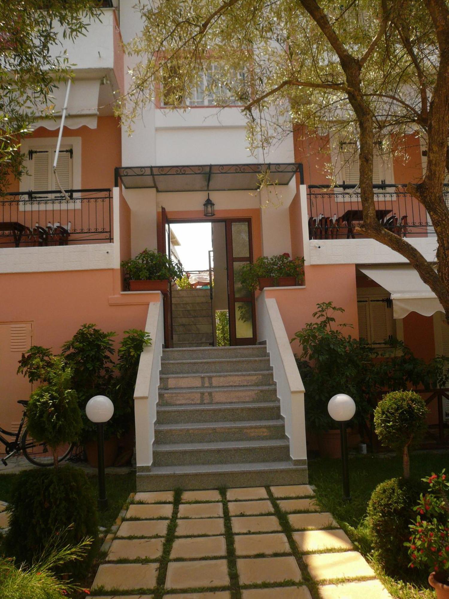 Hotel Avra Lijá Kültér fotó